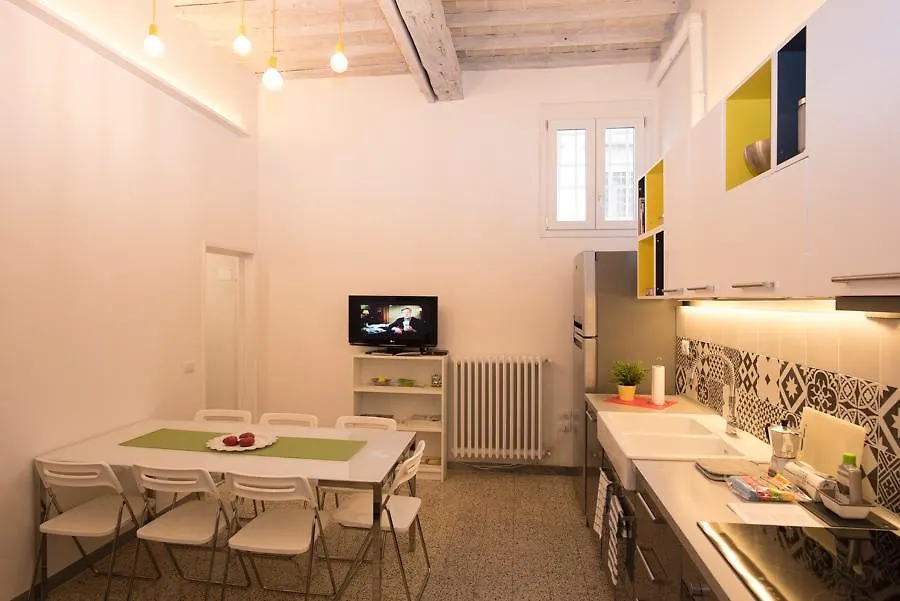 Istay - Appartamento Ruote Firenze