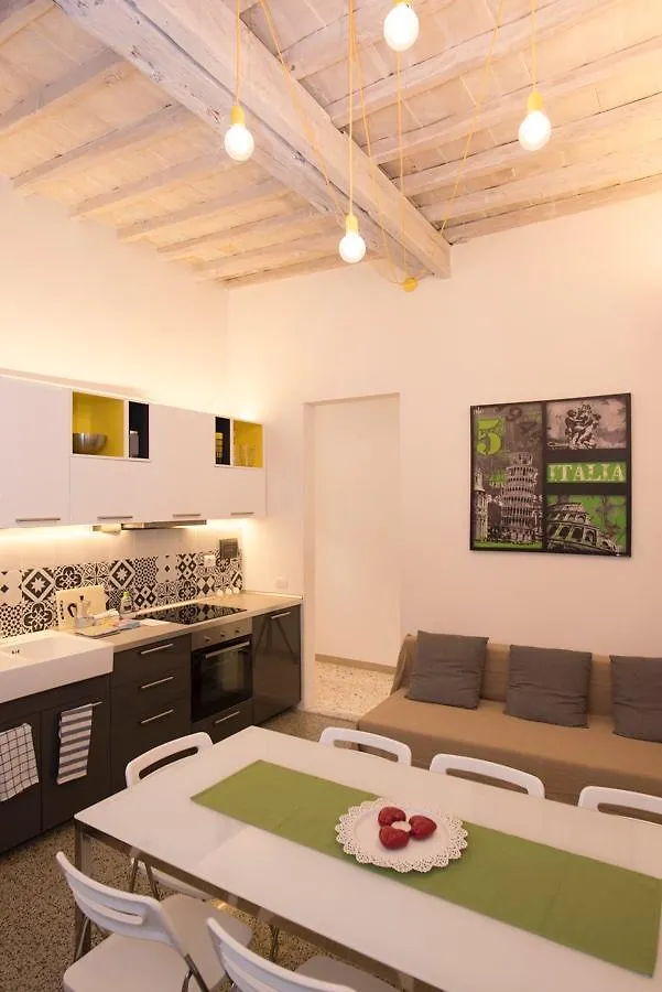 Istay - Appartamento Ruote Firenze