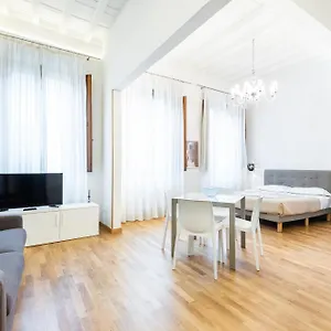 Emanuele's House Apartamento